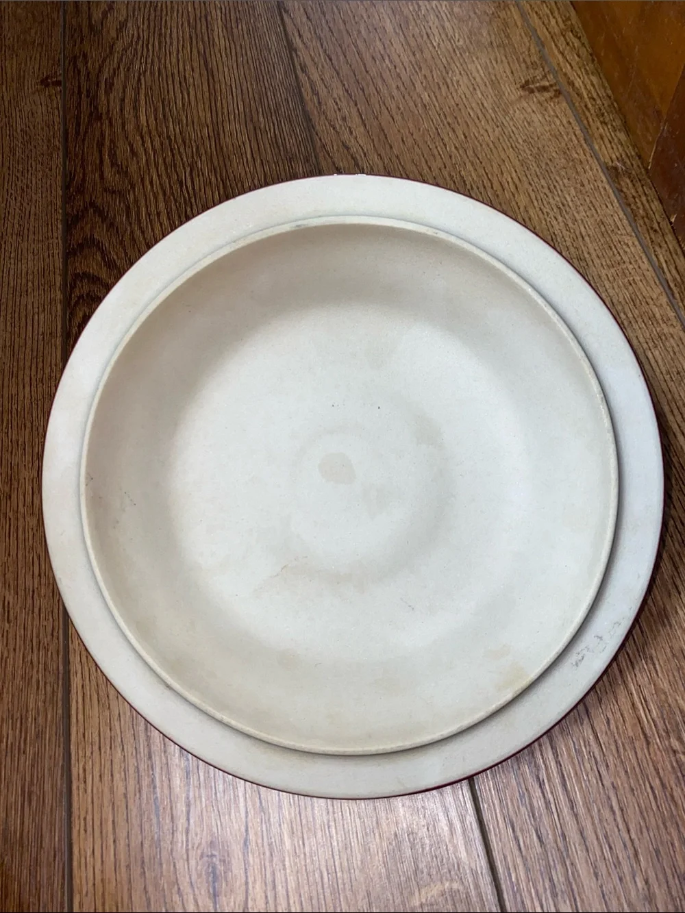 The Pampered Chef Ceramic Covered Casserole in Deep Berry Red Cranberry